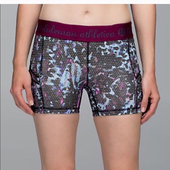 lululemon athletica Pants - Lululemon 6 what the sport shorts Floral
